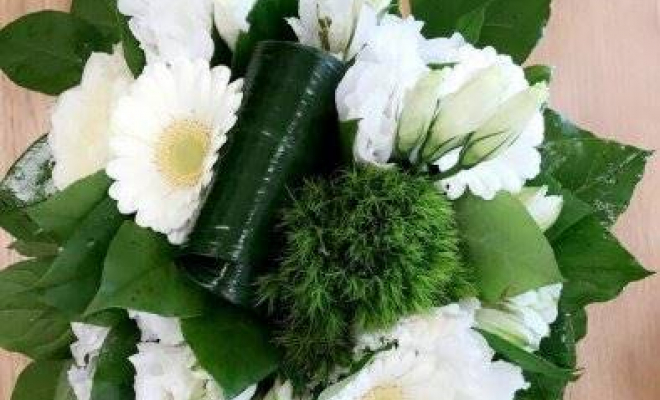 Bouquet rond moderne, Vaugneray, Alloin Fleurs